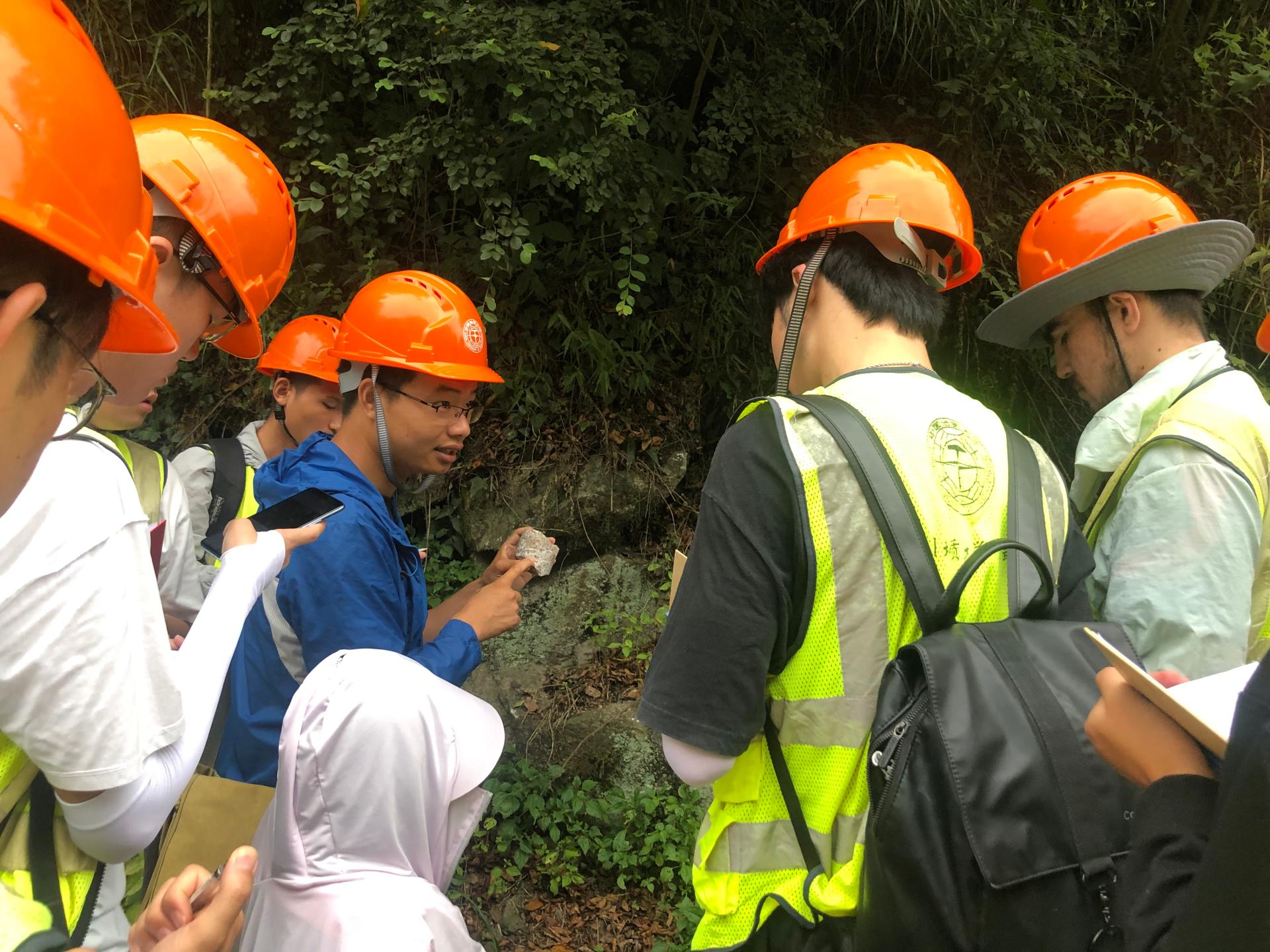 我校中國地質大學（武漢）國際學生野外地質實習：錘煉專業本領 認識中國河山